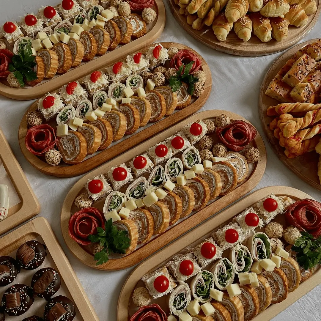 Bandejas de canapés e wraps elaborados